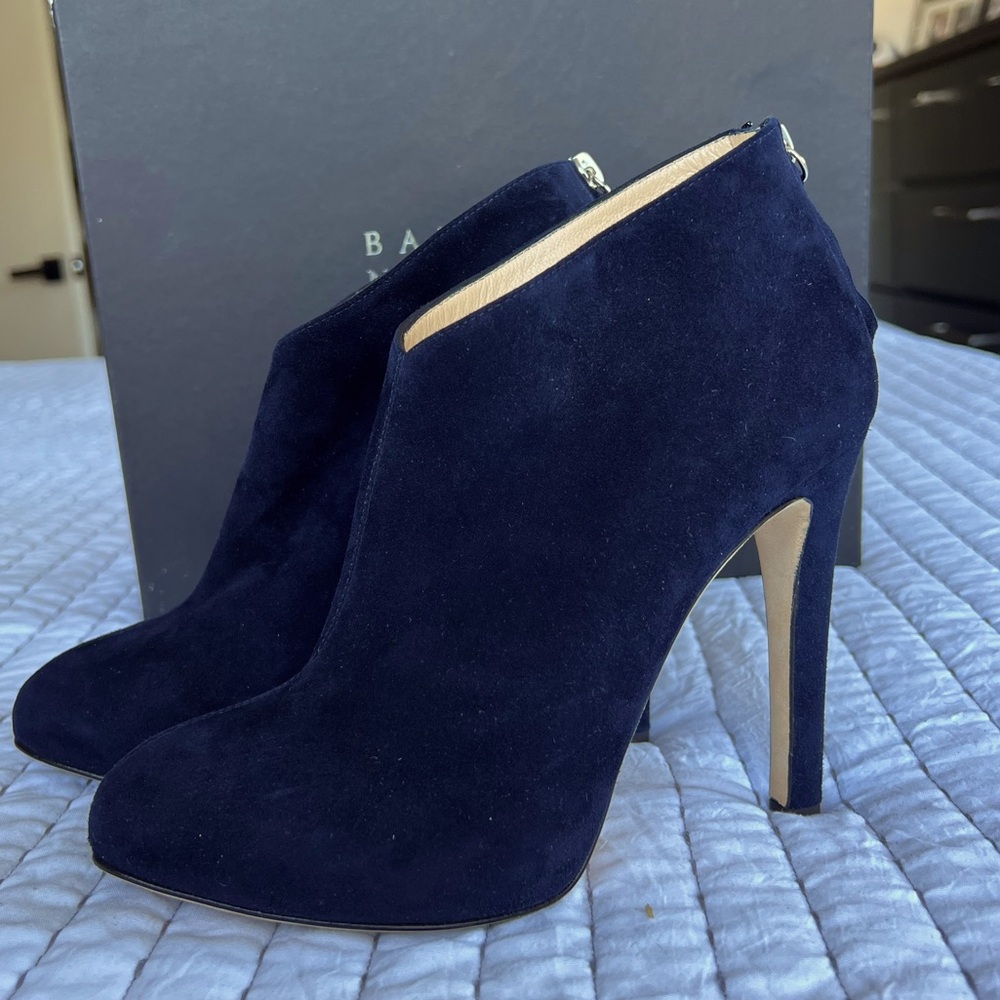 BARNEYS NEW YORK Navy Suede Booties
